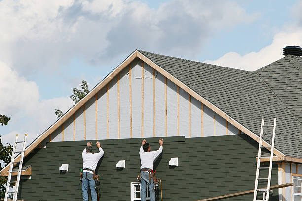 Professional Siding Installation technician working in Rice, TX